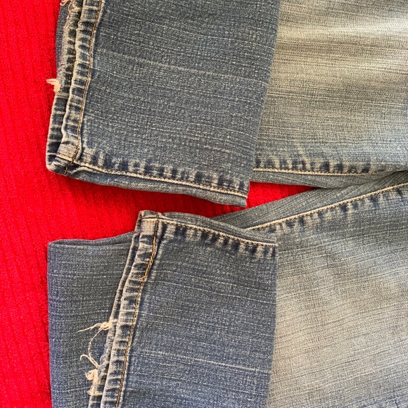 Levi’s - Picture 2 of 3